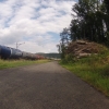 Radweg neben Bahngeleise
