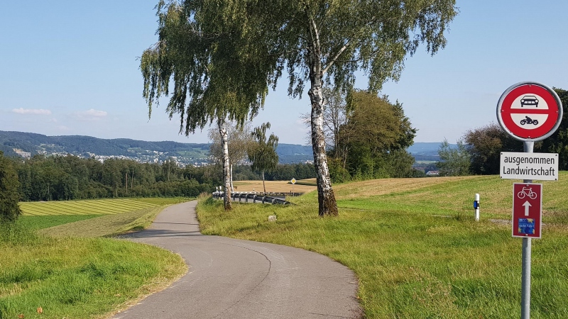 Blick ins Aaretal, zwischen Leibstadt und Leuggern