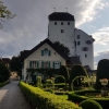 Schloss Wildegg mit Rosengarten