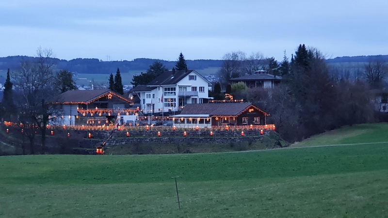 Weihnachtsbeleuchtung in Wohlenschwil