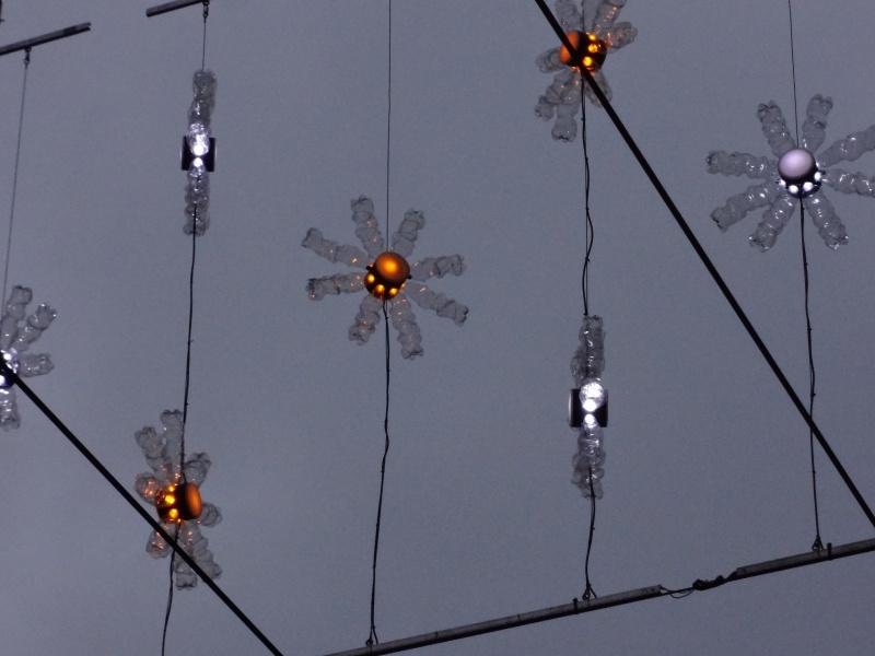 Detail aus Weihnachtsbeleuchtung an der Löwenstrasse