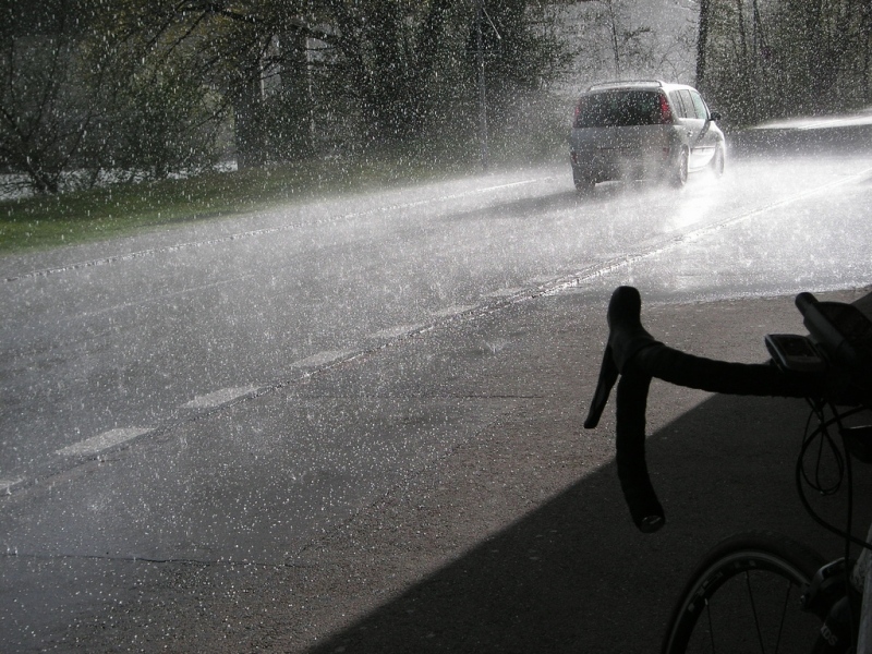 Platzregen mit Hagel und Sonnenschein