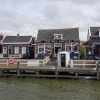 am Hafen in Marken