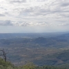 Blick von La Mussara über die Ebene bis zum Meer
