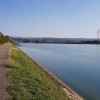 Auf dem Dammweg am Klingnauer Stausee
