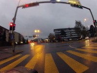 Regenglanz auf der Strasse