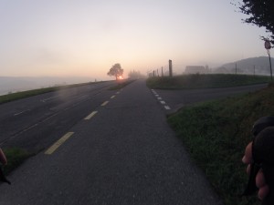 Morgenrot und Nebelbank