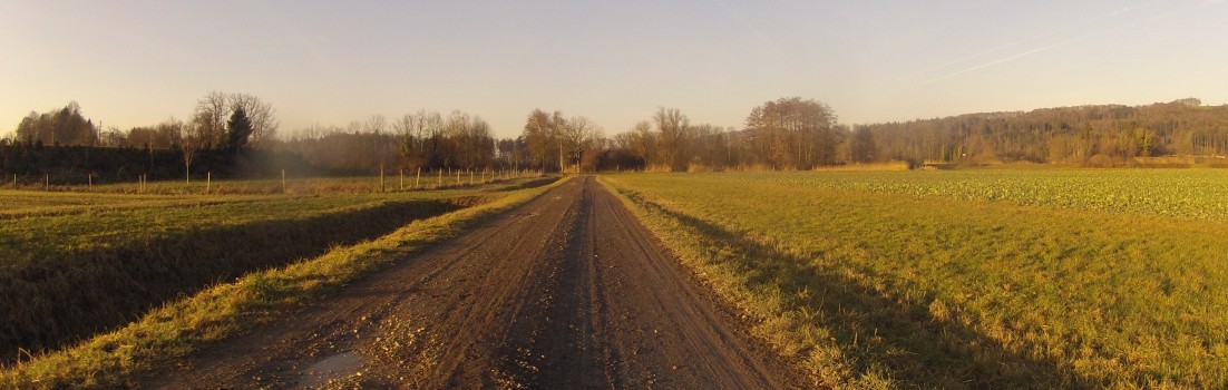 Auf Schotterwegen im Reusstal