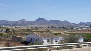 Hügelzug zwischen dem Meer