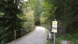 Ehemalige Bahnbrücke vor Inden