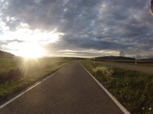 Abendsonne im Birrfeld