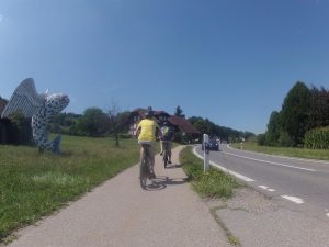 Fisch-Skulptur bei Mauensee