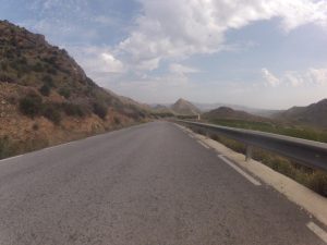 Nach Aguilas hinunter