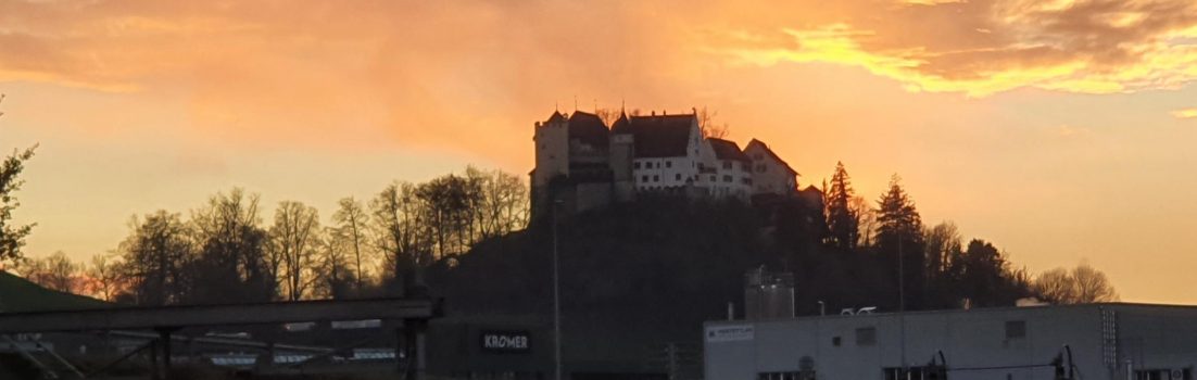 Abendrot über Schloss Lenzburg