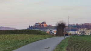 Schloss Lenzburg im Abendrot