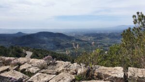 Blick von La Mussara über die Ebene