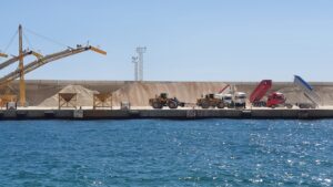 Hafenanlage für den Verlad von Quarzsand