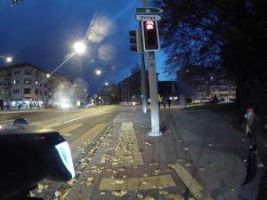 Die ersten Weihnachtsdekorationen leuchten