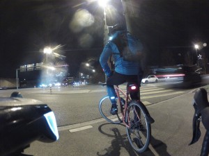 Das orangefarbene Fahrrad